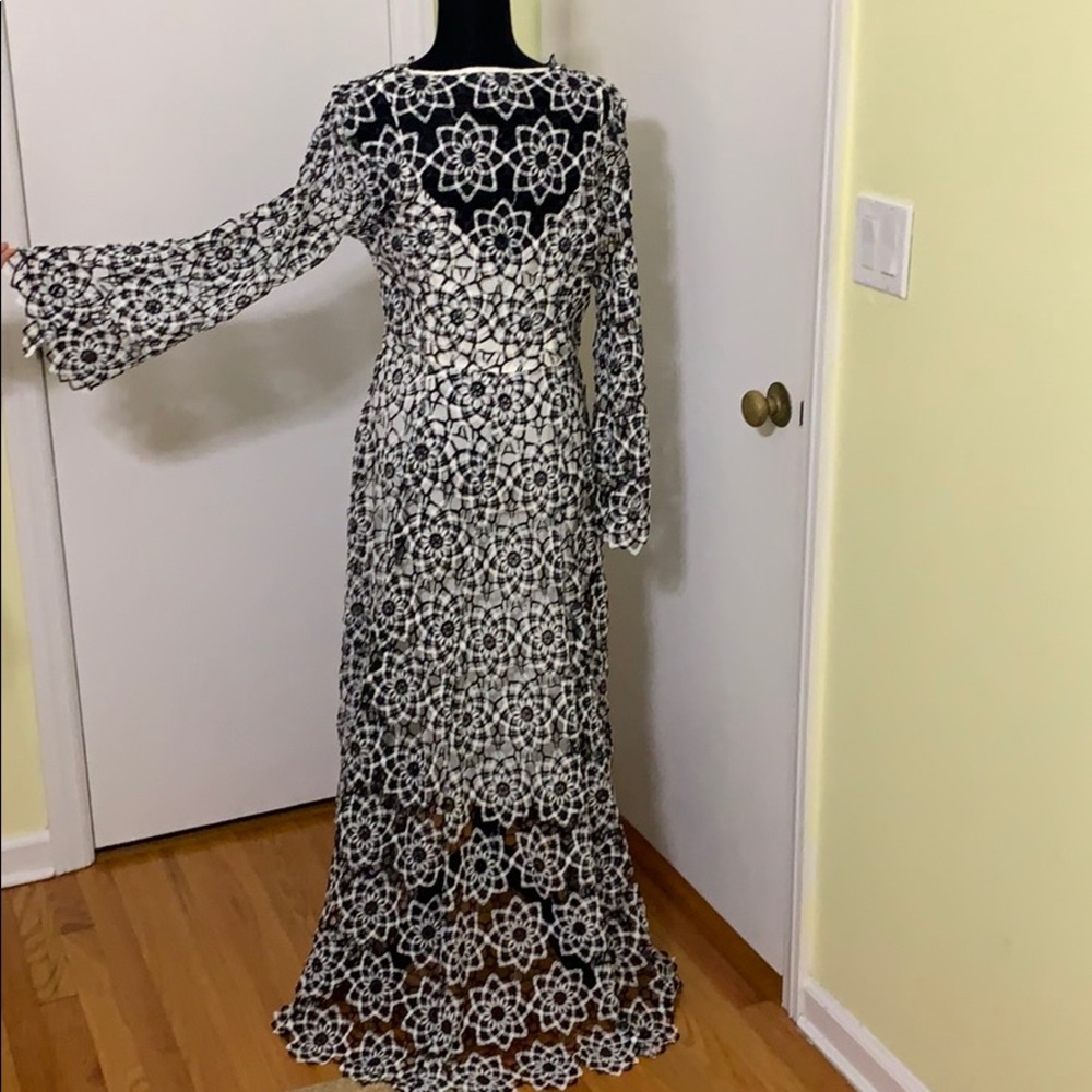 Dress - Picture 4 of 4